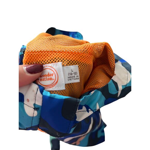 Kids Rain Jacket that changes color when wet. Size 10-12 or size Large - Picture 5 of 9